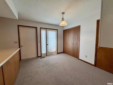 1905 S Madison St, Macomb, IL 61455 photo 7