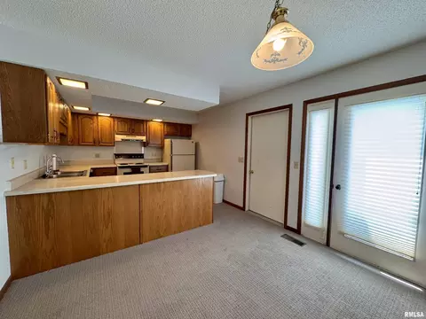 1905 S Madison St, Macomb, IL 61455 photo 10