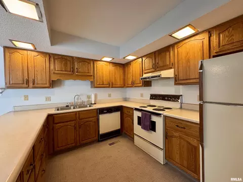 1905 S Madison St, Macomb, IL 61455 photo 14