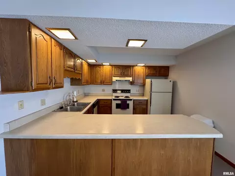 1905 S Madison St, Macomb, IL 61455 photo 11