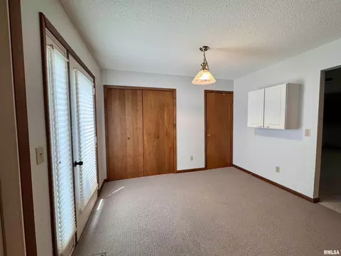 1905 S Madison St, Macomb, IL 61455 photo 8