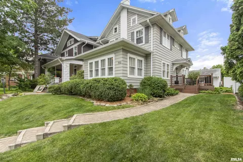 1512 W Parkside Dr, Peoria, IL 61606