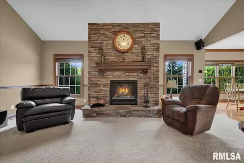 722 W Copperfield Dr, Dunlap, IL 61525 photo 6