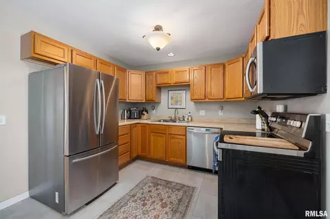 317 Circle Dr, Morton, IL 61550 photo 5