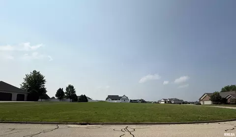 305 Apache Way, Groveland, IL 61535
