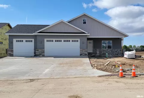1320 Hillcrest Dr, Chillicothe, IL 61523