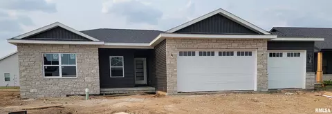1311 Hillcrest Dr, Chillicothe, IL 61523