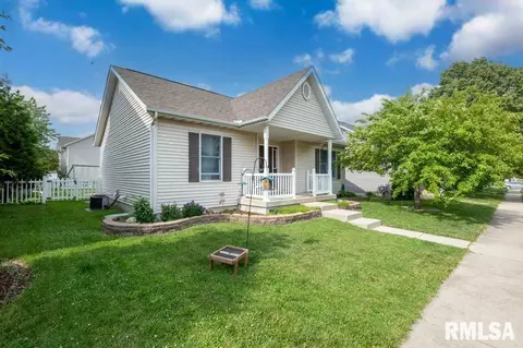 920 Bull St, Normal, IL 61761