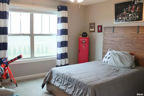 Bedroom - 1709 Rustic Oak Dr, Washington, IL 61571 photo 8 of 12