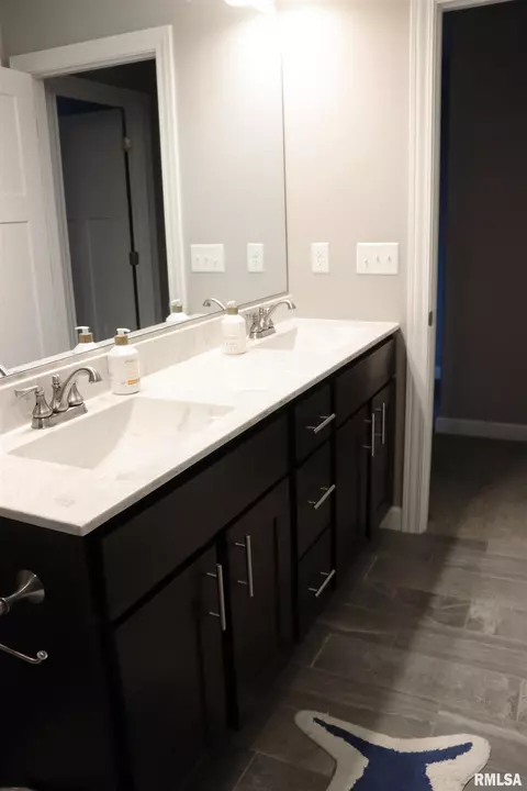 Bath - 1709 Rustic Oak Dr, Washington, IL 61571 photo 10 of 15