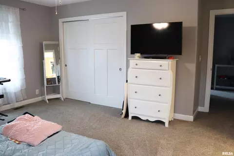 Bedroom - 1709 Rustic Oak Dr, Washington, IL 61571 photo 6 of 12