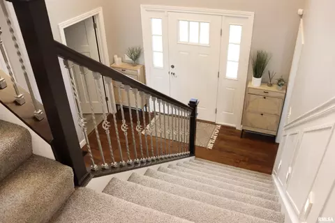 Entry Way - 1709 Rustic Oak Dr, Washington, IL 61571 photo 1 of 7
