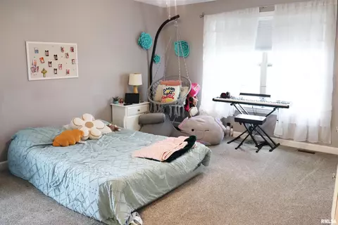 Bedroom - 1709 Rustic Oak Dr, Washington, IL 61571 photo 7 of 12