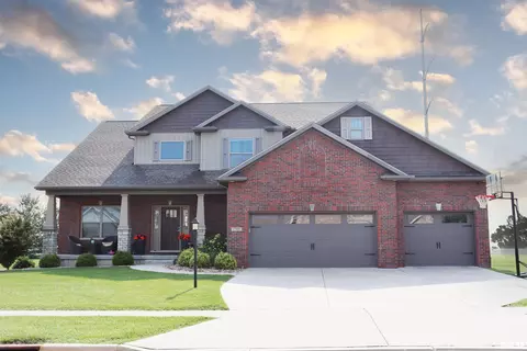 Exterior - 1709 Rustic Oak Dr, Washington, IL 61571 photo 2 of 10