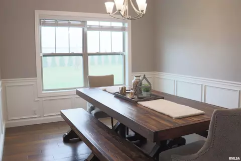 Dining - 1709 Rustic Oak Dr, Washington, IL 61571 photo 2 of 2