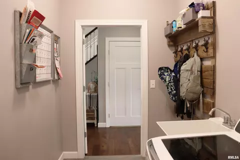 Entry Way - 1709 Rustic Oak Dr, Washington, IL 61571 photo 5 of 7
