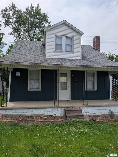 462 Baxter Ct, Canton, IL 61520
