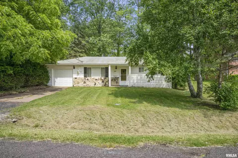 4422 N Carola Ct, Peoria, IL 61615