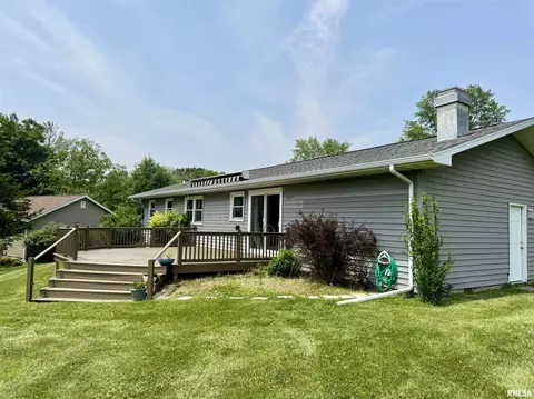 Exterior - 1601 Riverview Dr, Macomb, IL 61455 photo 8 of 14