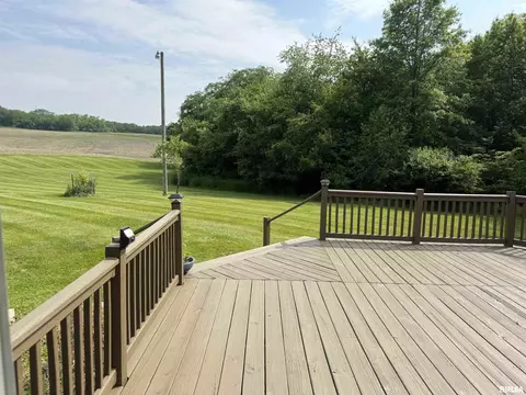 Exterior - 1601 Riverview Dr, Macomb, IL 61455 photo 11 of 14