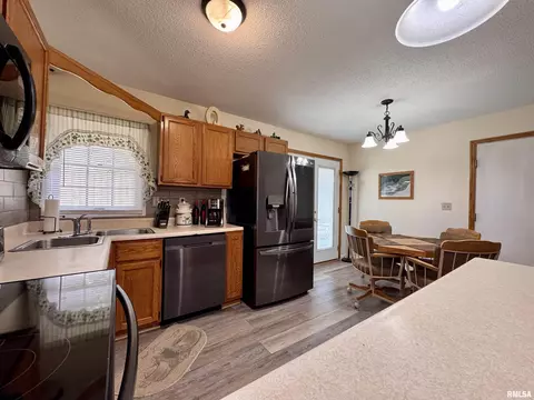 1612 Joyce Ln, Macomb, IL 61455 photo 7
