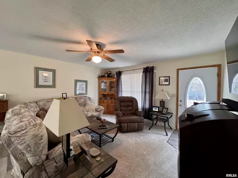 1612 Joyce Ln, Macomb, IL 61455 photo 5