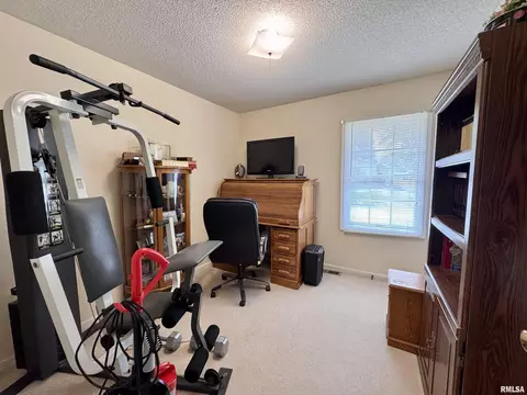 1612 Joyce Ln, Macomb, IL 61455 photo 15