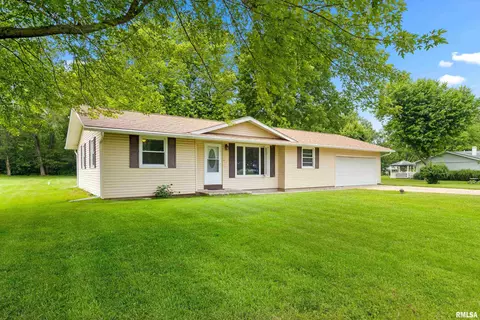 13911 Winfield Dr, Manito, IL 61546