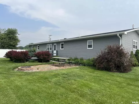 1302 Maple Ave, Macomb, IL 61455 photo 6