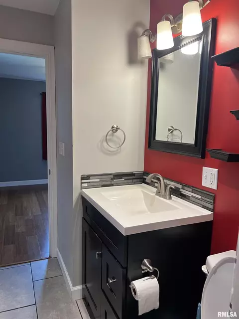 1302 Maple Ave, Macomb, IL 61455 photo 22