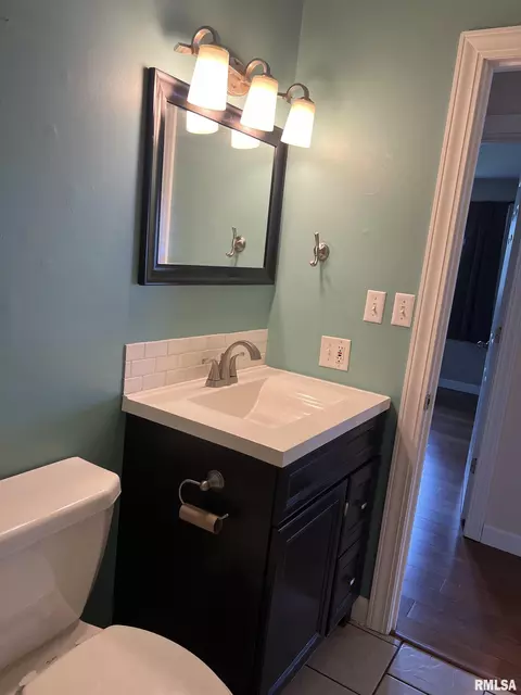 1302 Maple Ave, Macomb, IL 61455 photo 28