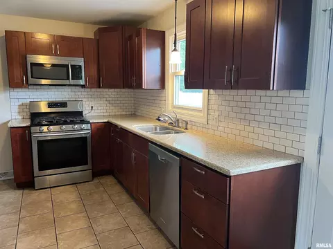 1302 Maple Ave, Macomb, IL 61455 photo 17