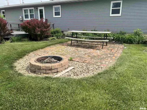 1302 Maple Ave, Macomb, IL 61455 photo 7