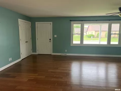 1302 Maple Ave, Macomb, IL 61455 photo 12