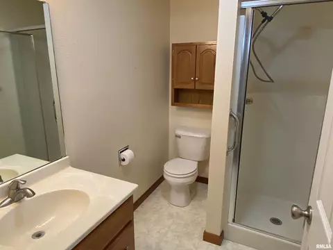 1661 E Myrtle St, Canton, IL 61520 photo 19