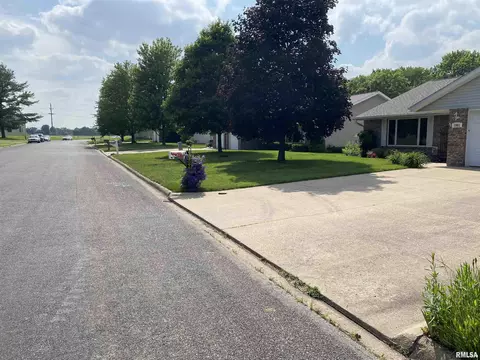 1661 E Myrtle St, Canton, IL 61520 photo 33