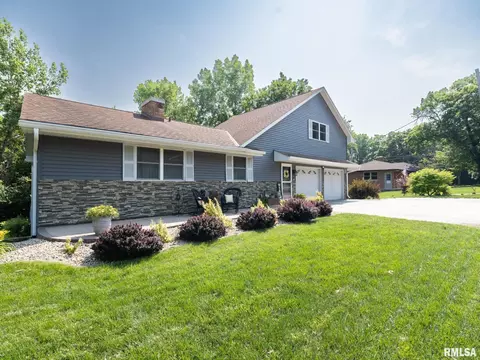 2010 E Paris Ave, Peoria, IL 61614