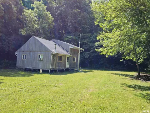 24151 Veterans Rd, Morton, IL 61550