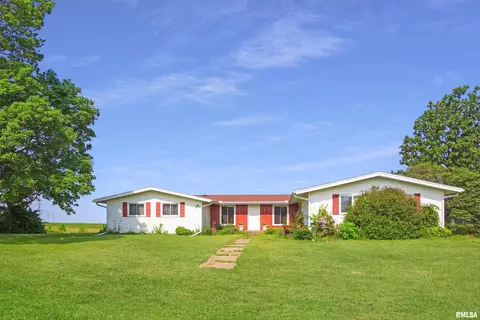 18223 N Slane Rd, Princeville, IL 61559