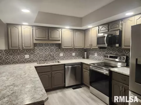 Kitchen - 409 Evergreen Dr, Macomb, IL 61455 photo 1 of 2
