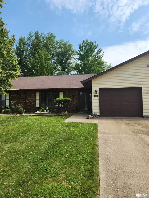Other - 409 Evergreen Dr, Macomb, IL 61455 photo 2 of 7