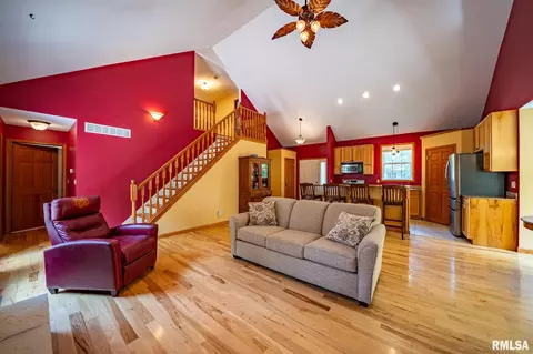 Living - 4627 S Queen Aleta Ct, Mapleton, IL 61547 photo 1 of 7