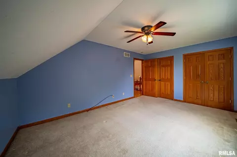 Bedroom - 4627 S Queen Aleta Ct, Mapleton, IL 61547 photo 7 of 21