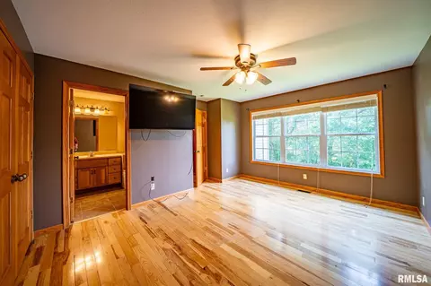 Bedroom - 4627 S Queen Aleta Ct, Mapleton, IL 61547 photo 3 of 21