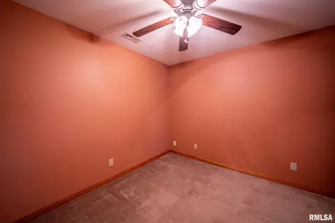 Bedroom - 4627 S Queen Aleta Ct, Mapleton, IL 61547 photo 15 of 21