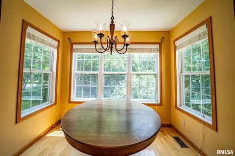 Dining - 4627 S Queen Aleta Ct, Mapleton, IL 61547 photo 1 of 3