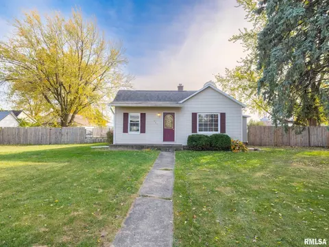 106 W Bishop St, Yates City, IL 61572