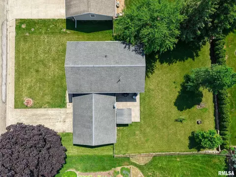 View/Area - 214 Castle Dr, Dunlap, IL 61525 photo 8 of 9