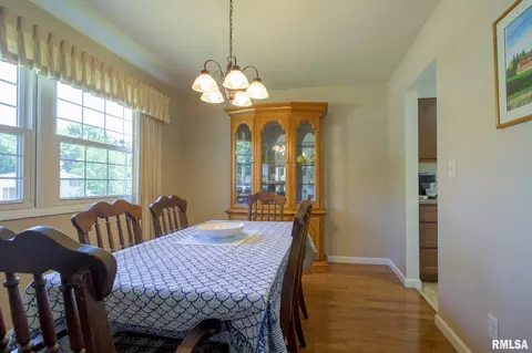 Dining - 214 Castle Dr, Dunlap, IL 61525 photo 2 of 5