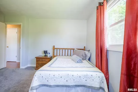 Bedroom - 214 Castle Dr, Dunlap, IL 61525 photo 4 of 12